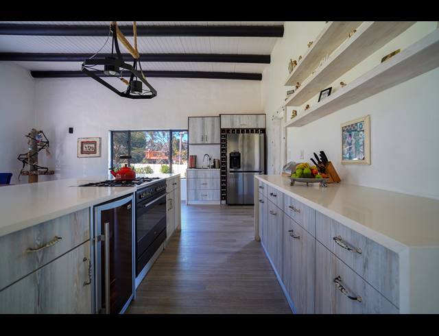 5 BEDROOM HOUSE FOR SALE IN MORNING STAR